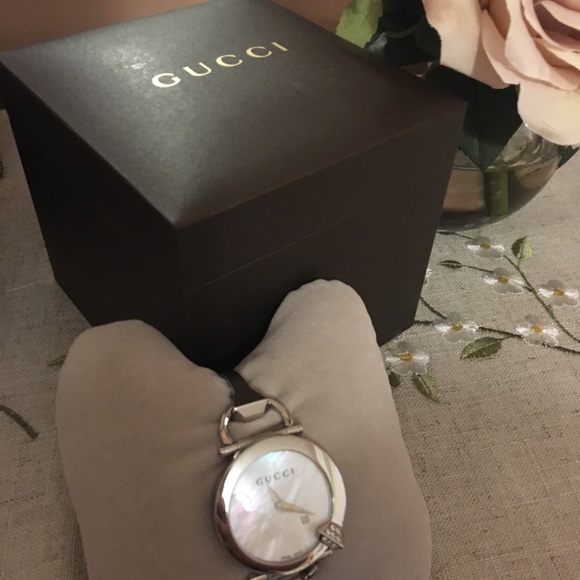 Gucci womens watch - Picture 1 of 8